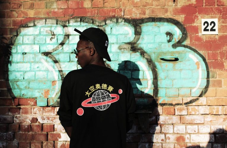 Streetwear Meets Tradition: The Rise of Cultural Symbols in Urban Fashion