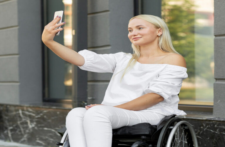 Fashion on Wheels: Inclusive Fashion for Wheelchair Users
