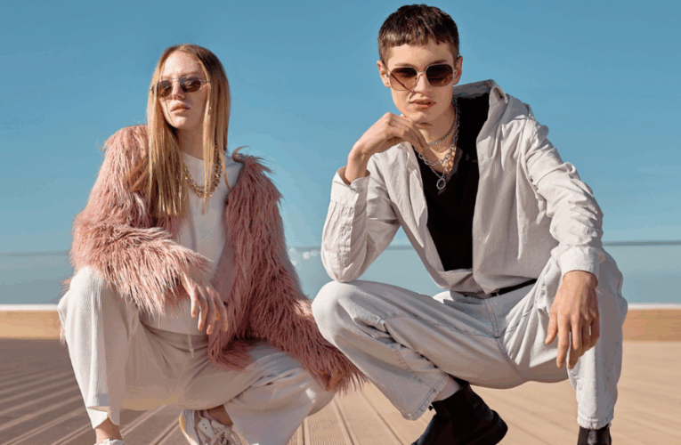 Hashtags and Haute Couture: The Digital Age of Fashion Trendsetting